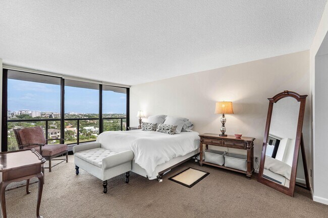 Building Photo - 250 S Ocean Blvd
