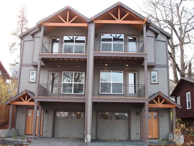 Building Photo - 1523 Lincoln St