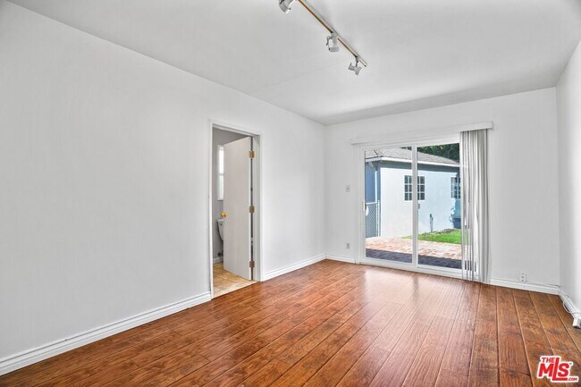 Building Photo - 1918 Prosser Ave