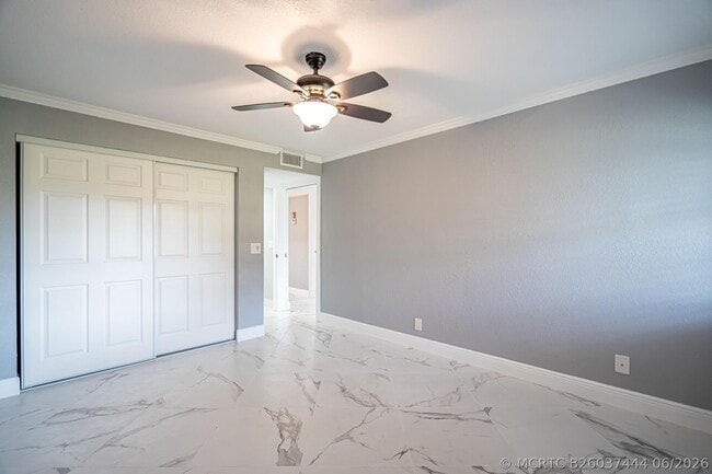 Building Photo - 244 Normandy Ln