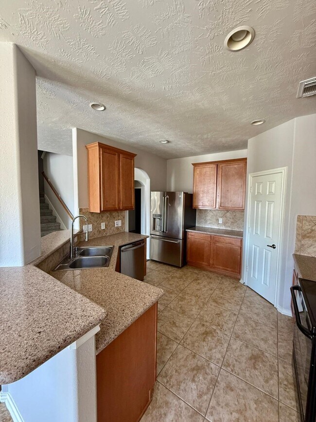 Building Photo - 20223 Benton Springs Ln