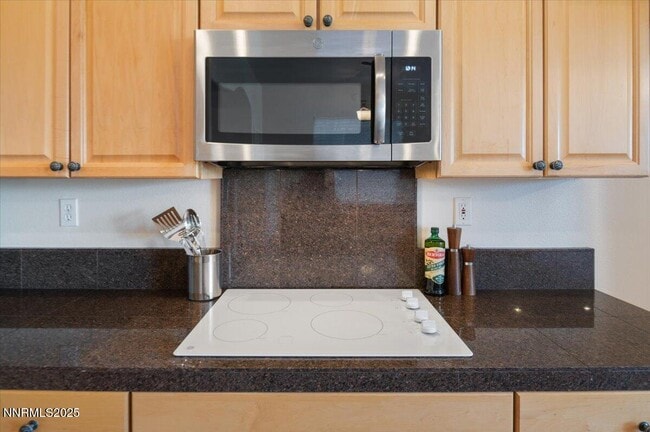 Building Photo - 2720 Albazano Dr