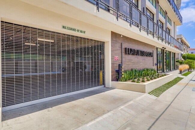 Building Photo - Brand New Loft in Prime Koreatown with DTLA Skyline Views Available! Must See! Call Today