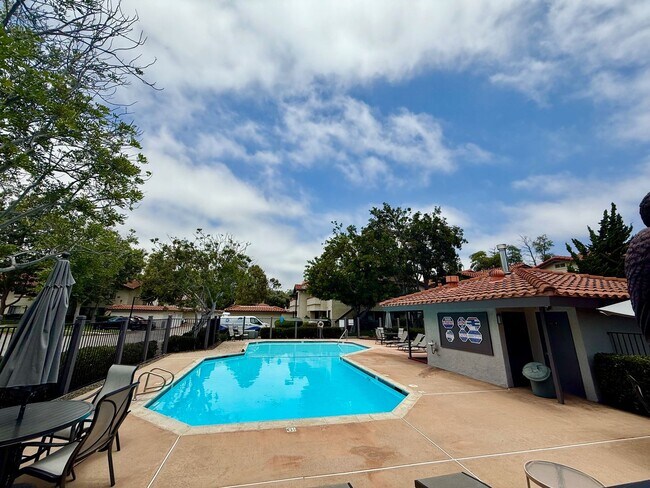 Building Photo - Great Vista Condo