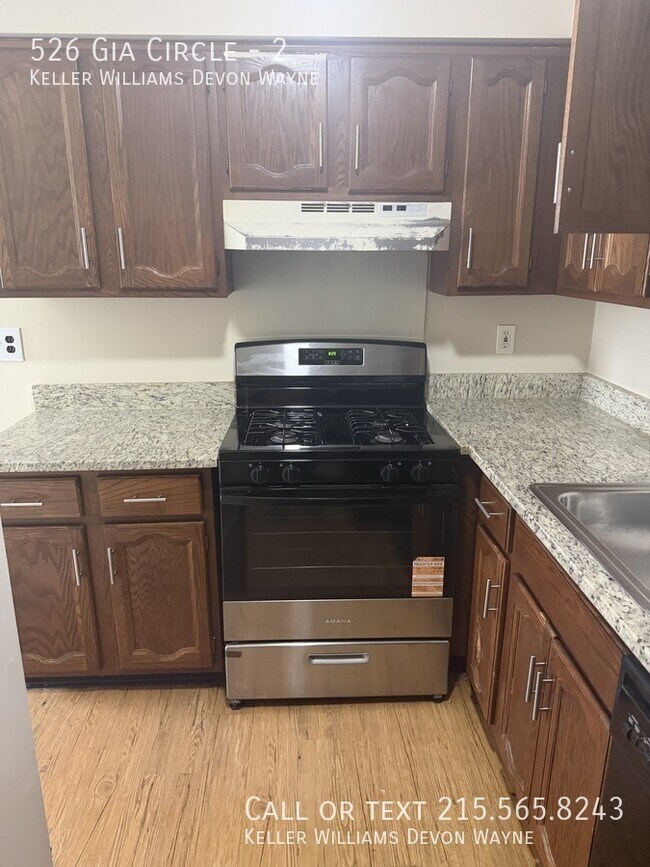 Building Photo - 526 Gia Cir