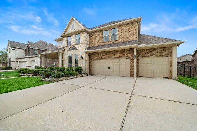 Building Photo - 8530 San Juanico St