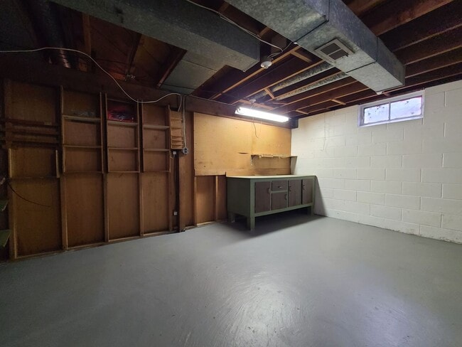 Building Photo - Newly Updated 3-Bedroom, 1-Bathroom Home in Benton Harbor