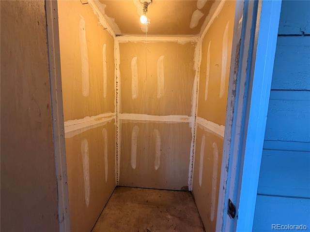 Building Photo - 12043 W Cross Dr