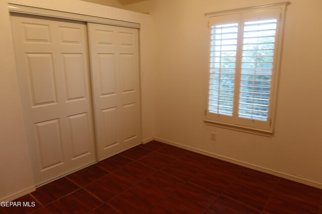 Building Photo - 12520 Twin Leaf Dr