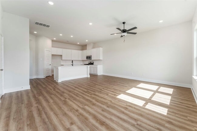 Building Photo - 13437 Sun Cay Dr