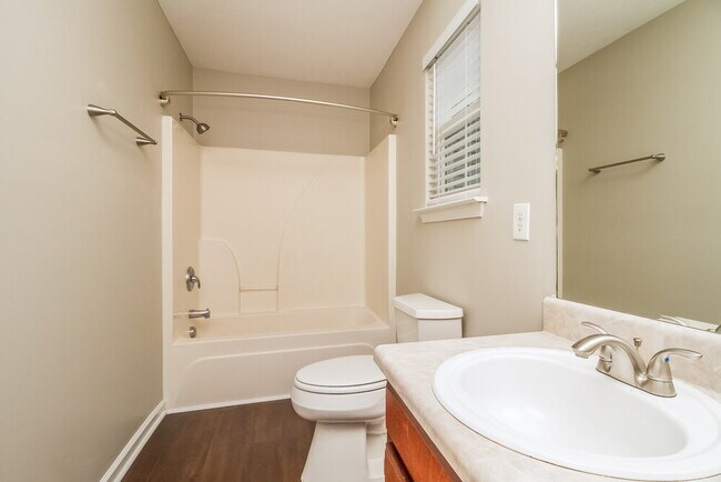 Building Photo - 1505 Chestnut Oak Dr