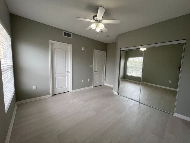 Building Photo - Fairways Condo in Vero Beach