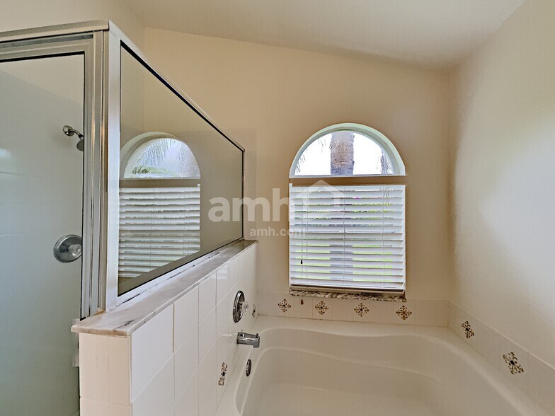 Building Photo - 30640 Tremont Dr