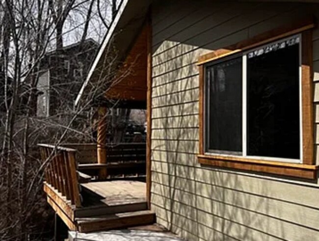 Building Photo - 415 Ashurst Ave