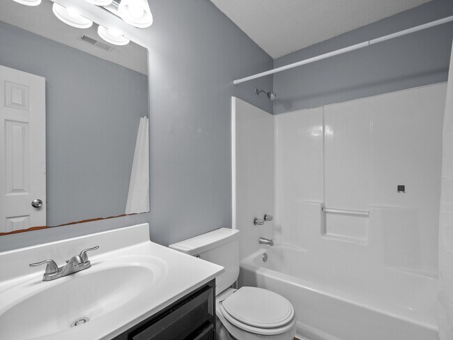 Building Photo - 1020 Furia Dr