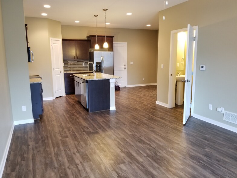 Building Photo - 9061 Burkwood Dr