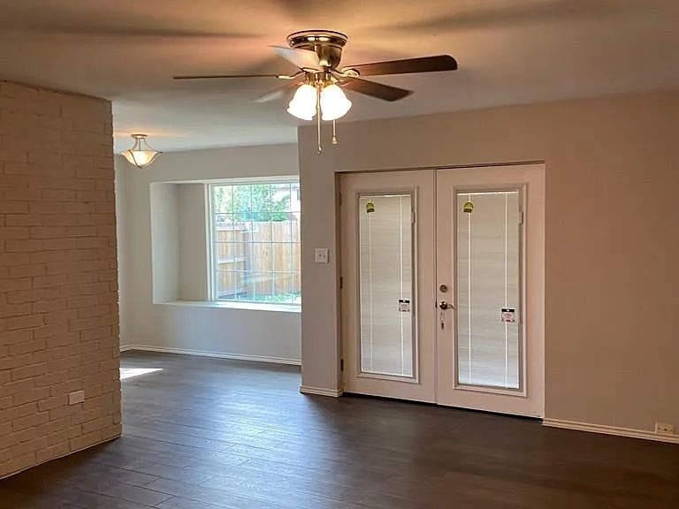 Building Photo - 2009 S Arden St