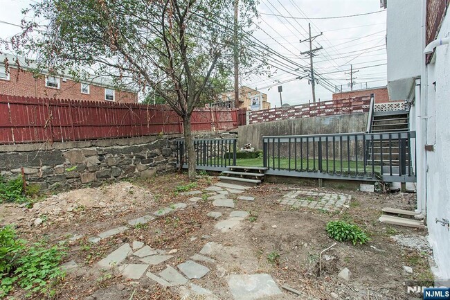 Building Photo - 2389 3rd St