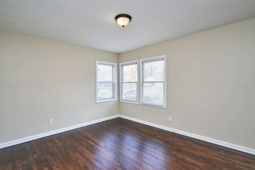 Building Photo - Totally renovated and new 5 Bedroom 2.5 Ba...
