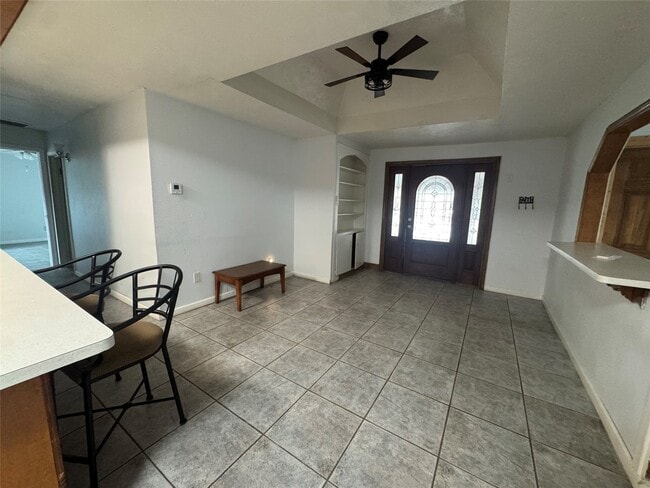 Building Photo - 702 Robin Cir