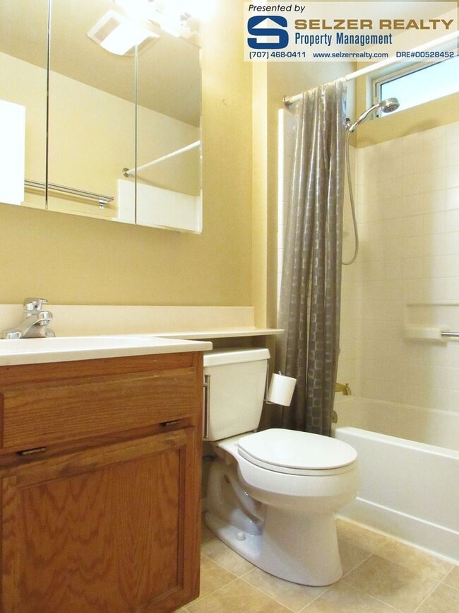 Building Photo - Handsomely appointed 4 bd. home near parks, schools, & shopping!