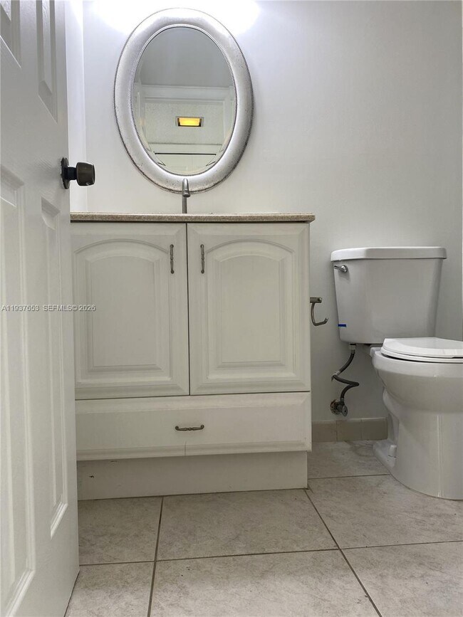 Building Photo - 2322 S Cypress Bend Dr