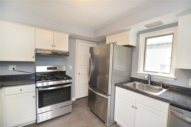 Building Photo - 144 Parce Ave
