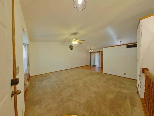 Building Photo - 3 Bedroom Home