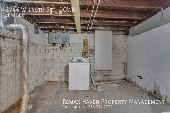 Building Photo - 3746 W 140th St