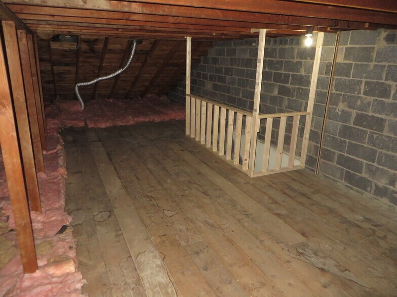 Attic - 411 Roosevelt Ave