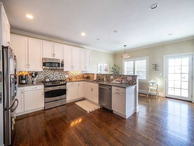 Building Photo - 38 Troy Ln