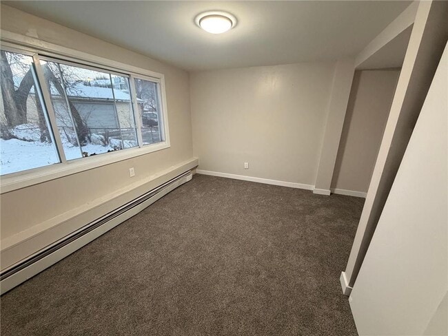 Building Photo - 212 42nd Ave NE