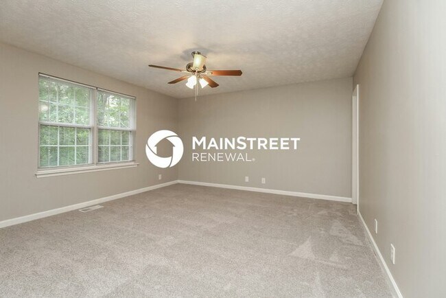 Building Photo - 3 Bedroom Pet-Friendly Home in Nashville, TN with Main Street Renewal