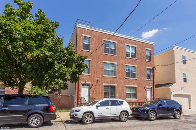 Building Photo - 4 br, 2 bath Triplex - 1405 N SYDENHAM ST ...