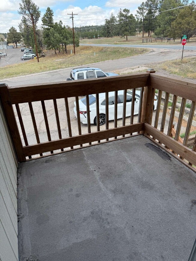 Building Photo - Newly Updated 2 Bedroom 1 Bath Condo Close to Downtown Elizabeth!