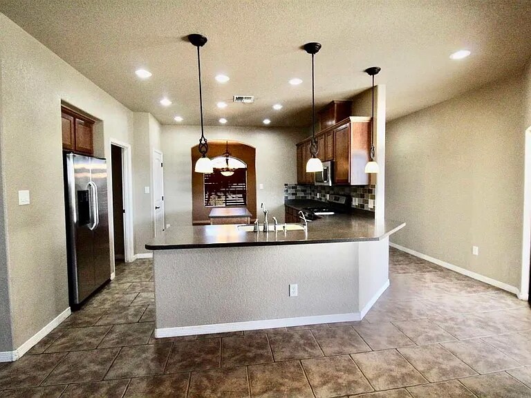 Building Photo - 11242 S Sally Dr