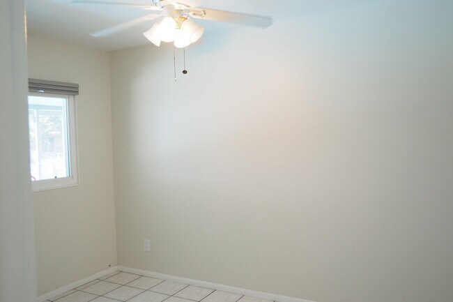 Building Photo - 10154 118th Ave