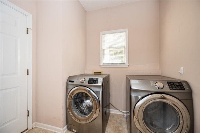 Building Photo - 105 Celia Ct