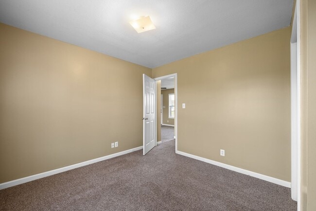 Building Photo - 521 Gainey Dr