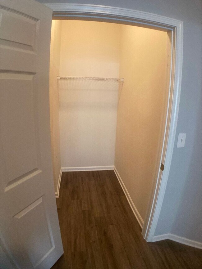 Building Photo - Spacious 3-Bedroom Condo with Pond Views &...