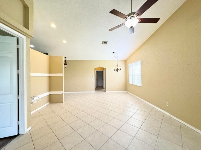 Building Photo - 8654 Lineyard Cay