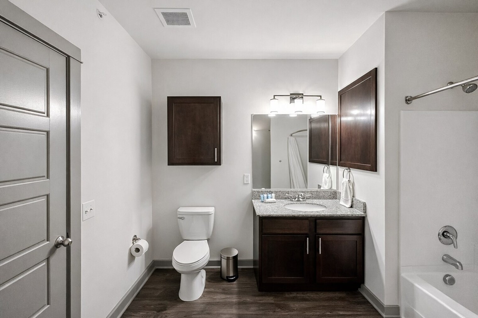 Building Photo - 501 Main St