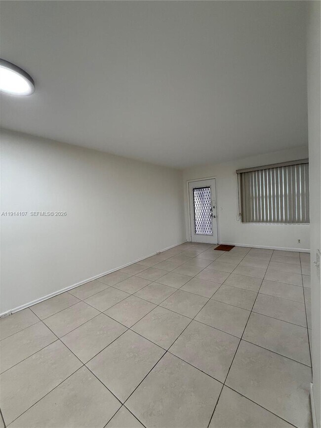 Building Photo - 13250 SW 4th Ct