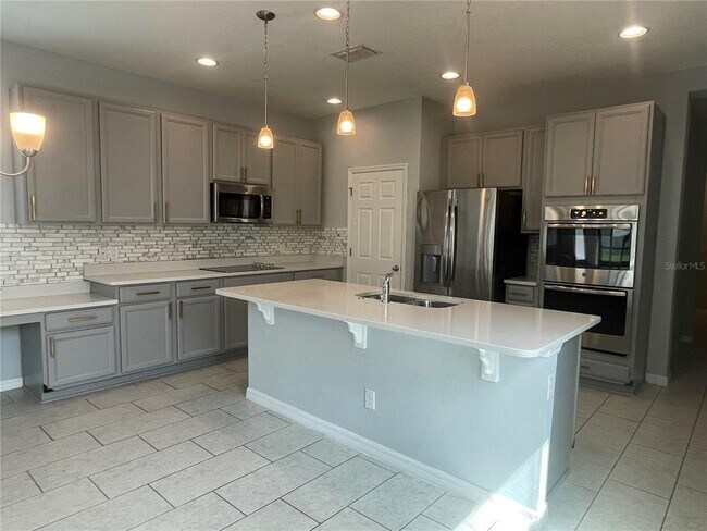 Building Photo - 32745 Coldwater Creek Loop