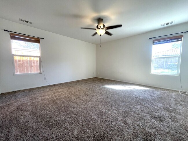 Building Photo - Charming Single-Story 3-Bedroom Home in Be...