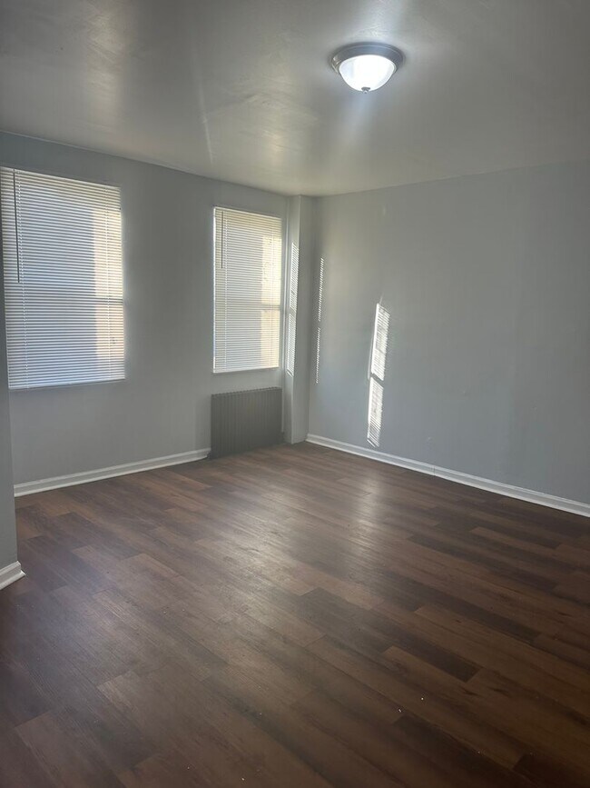 Building Photo - 2927 Edison Hwy