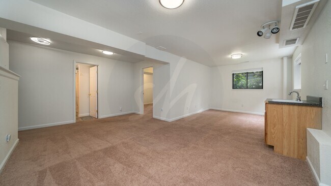 Building Photo - Beautiful Four Bedroom Home Near Broadmoor Bluffs