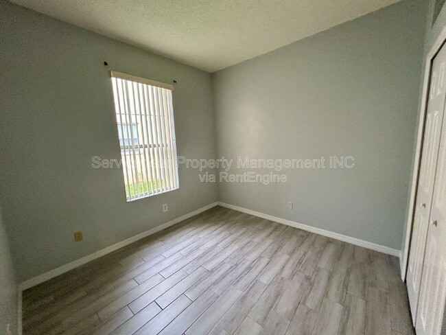 Building Photo - 10303 Beneva Dr