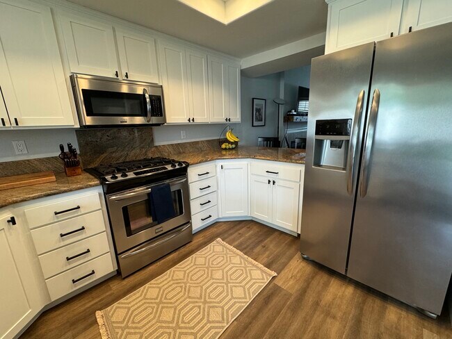 Building Photo - 10692 Braverman Dr
