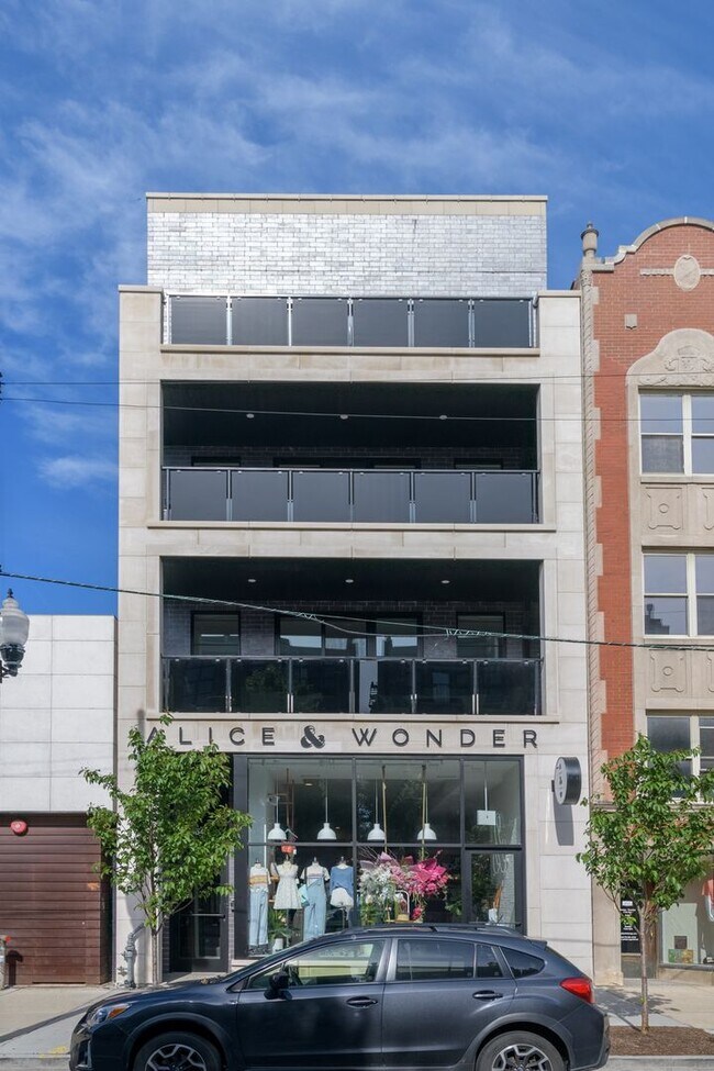 Building Photo - 3542 N Southport Ave